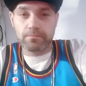 Meet your Posher, Dustin